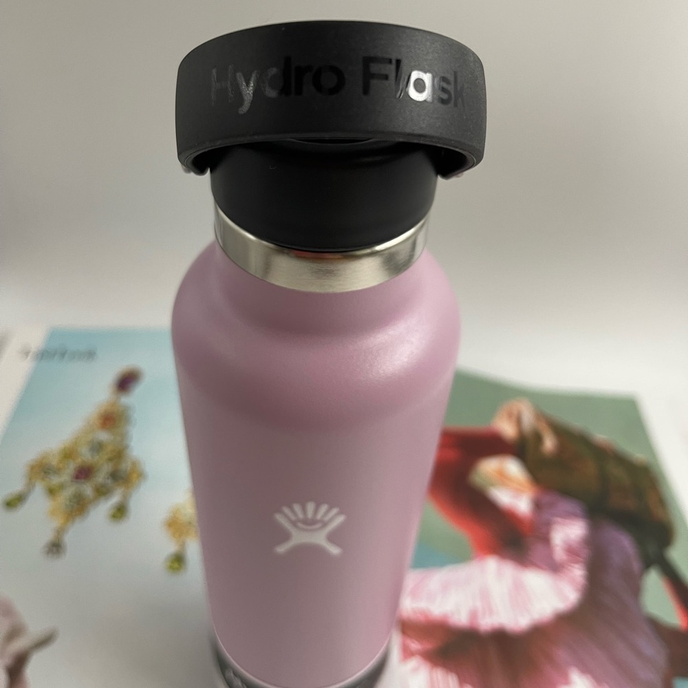 new Hydro Flask 21 oz Standard Flex Cap - Lilac
